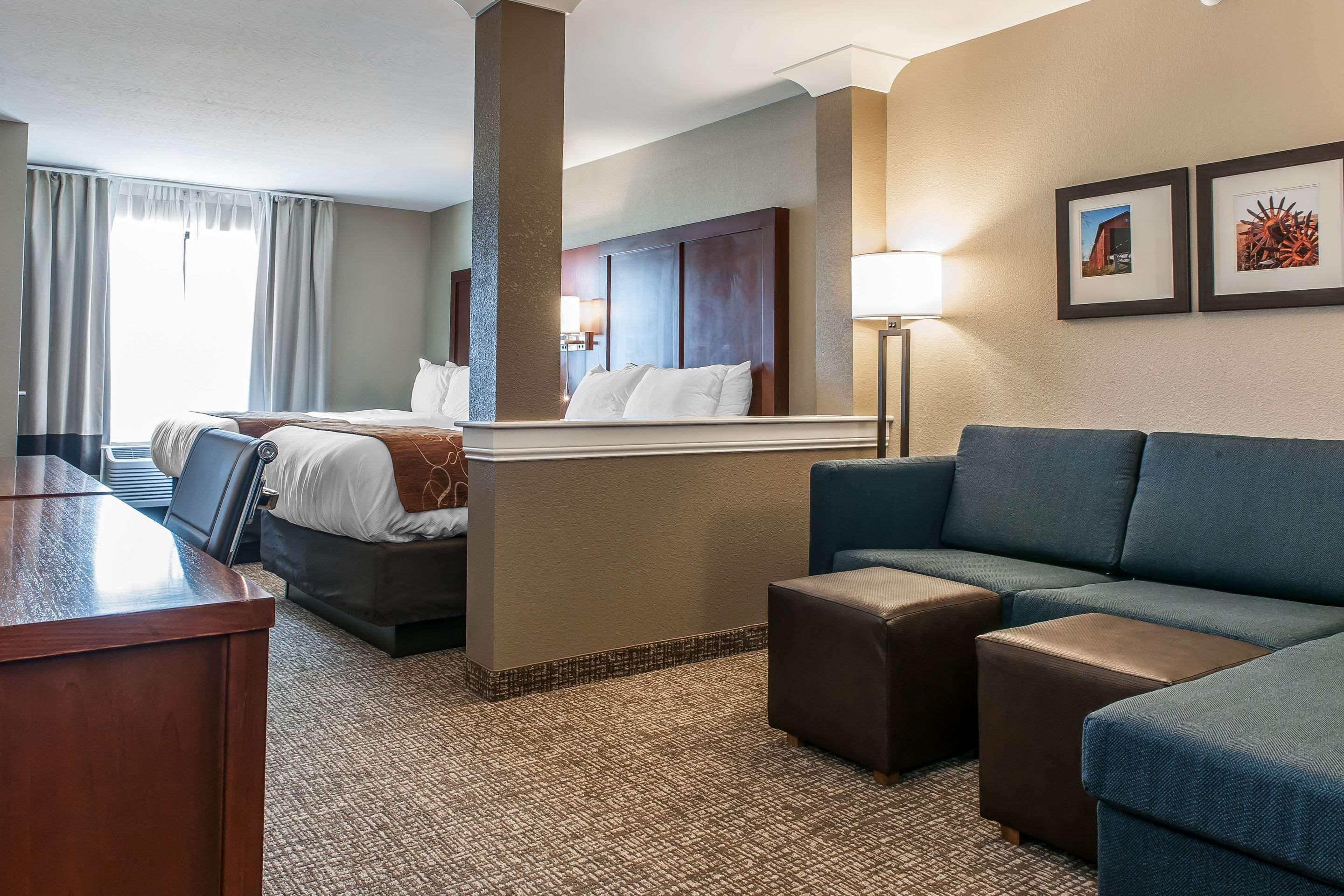 Comfort Suites Rensselaer Near Fair Oaks Buitenkant foto