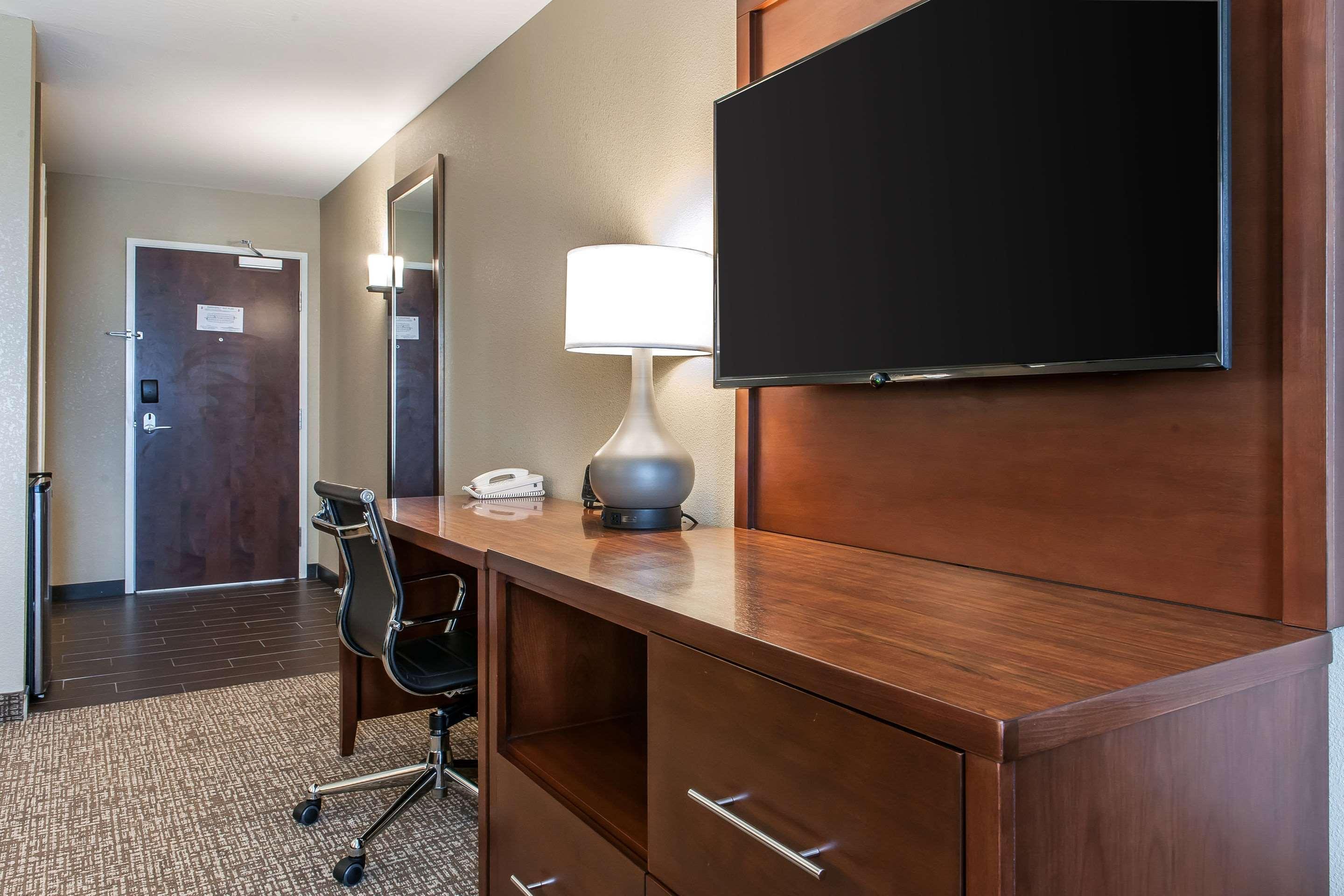 Comfort Suites Rensselaer Near Fair Oaks Buitenkant foto