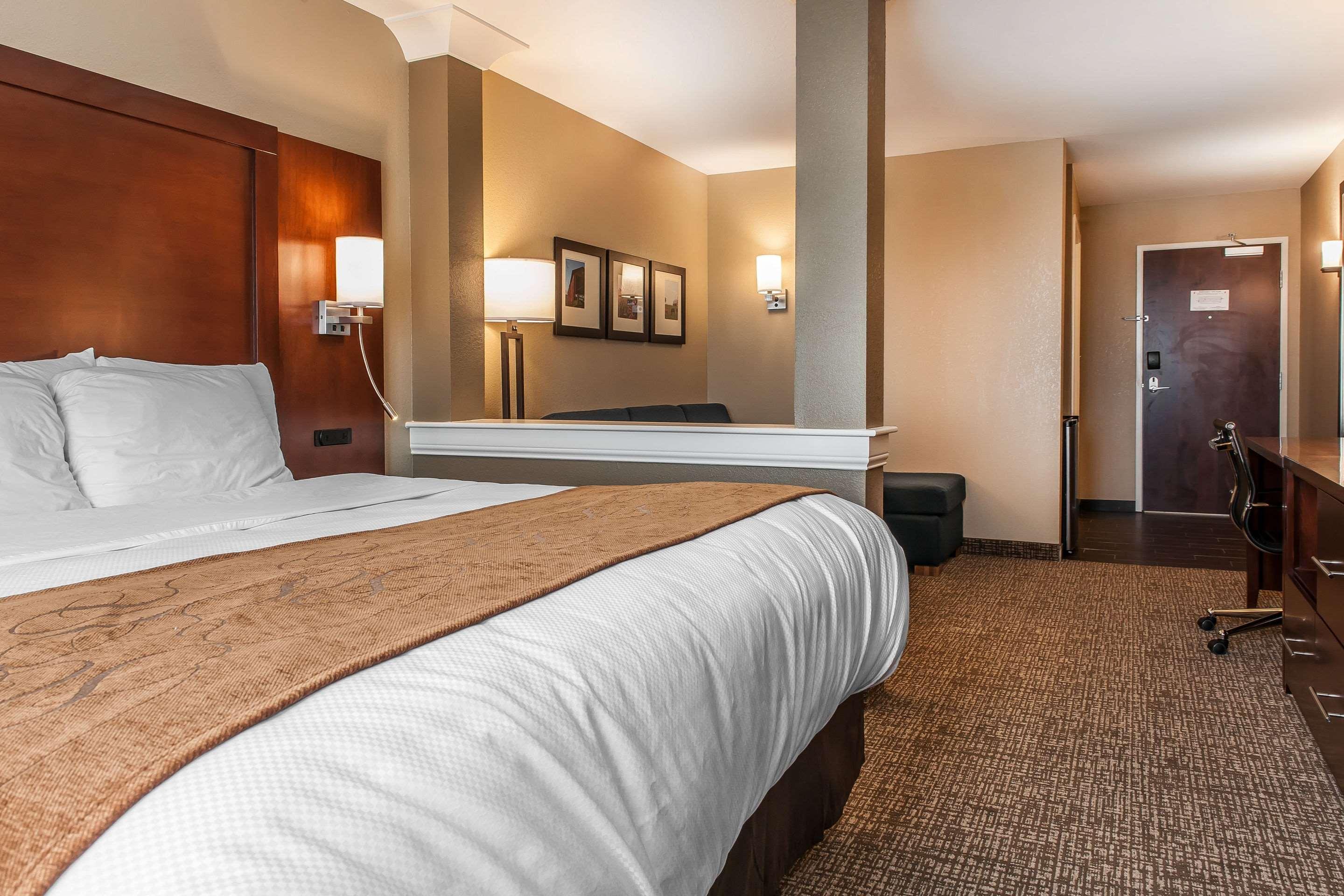 Comfort Suites Rensselaer Near Fair Oaks Buitenkant foto
