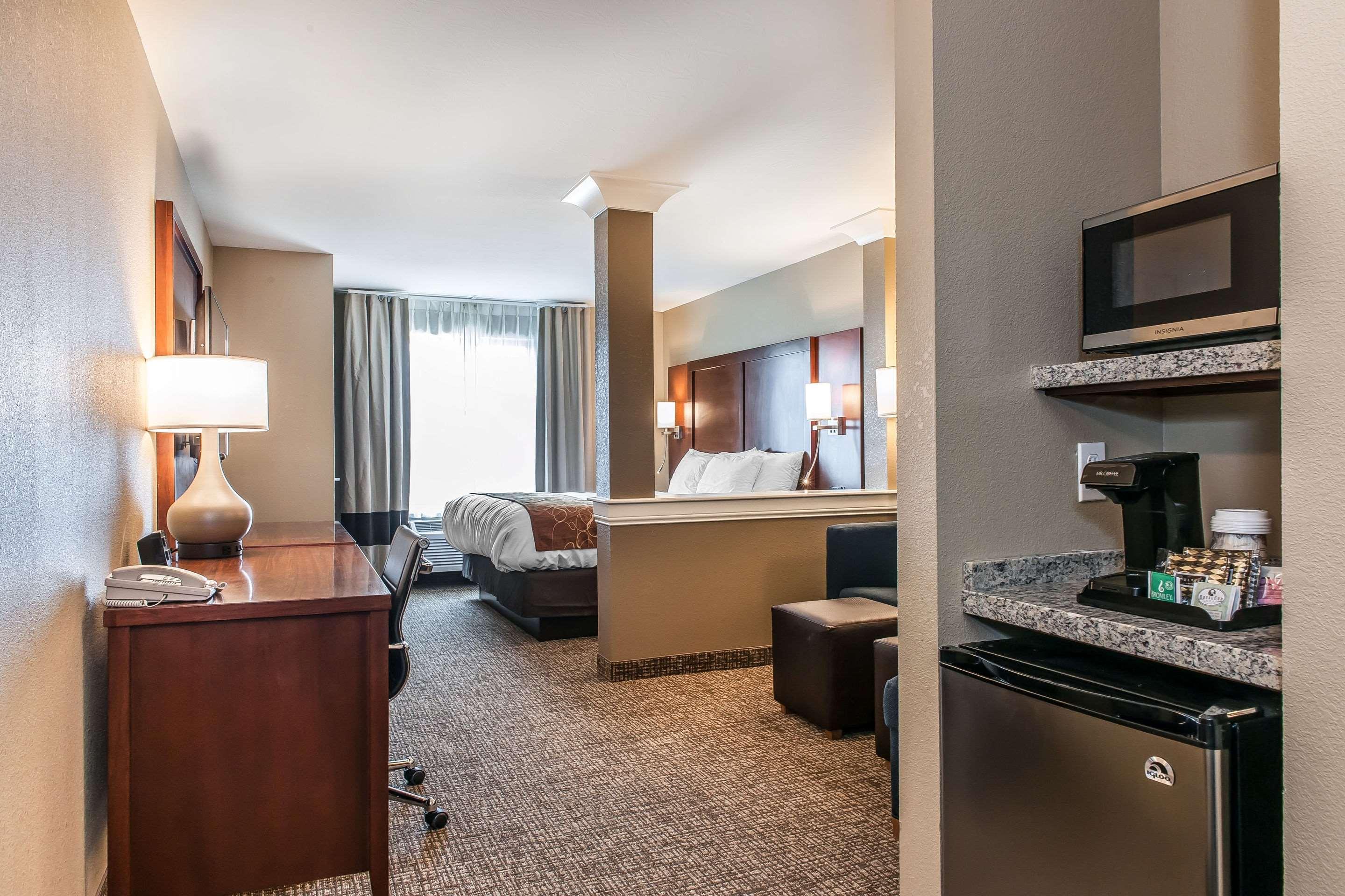 Comfort Suites Rensselaer Near Fair Oaks Buitenkant foto