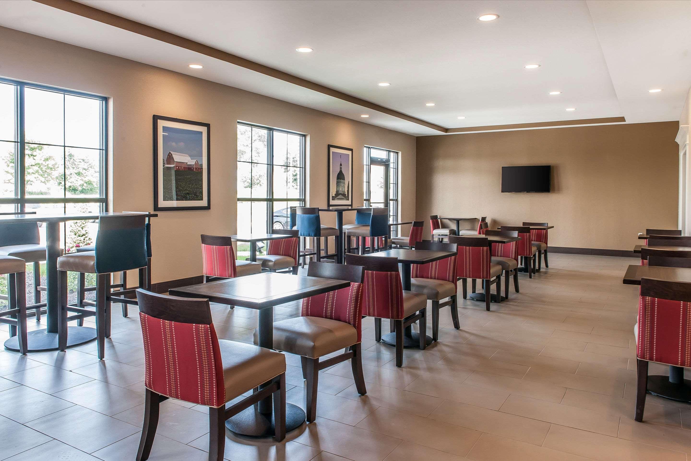 Comfort Suites Rensselaer Near Fair Oaks Buitenkant foto